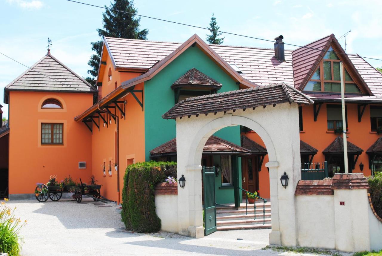 L'Auberge Des Gourmets Hotel Restaurant Le Vaudioux Exterior foto